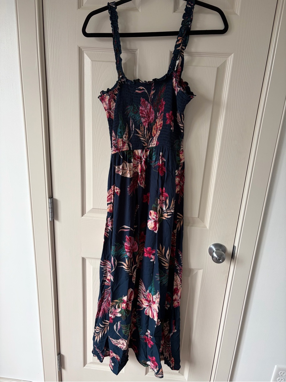 🦋 PATRONS OF PEACE - Medium Navy Floral Dress
